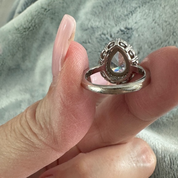 Women’s sterling silver pear-shaped Dominique ring - Picture 2 of 3